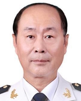 深度解析:中國軍隊(duì)政委軍銜等級(jí)肩章的識(shí)別與內(nèi)涵
