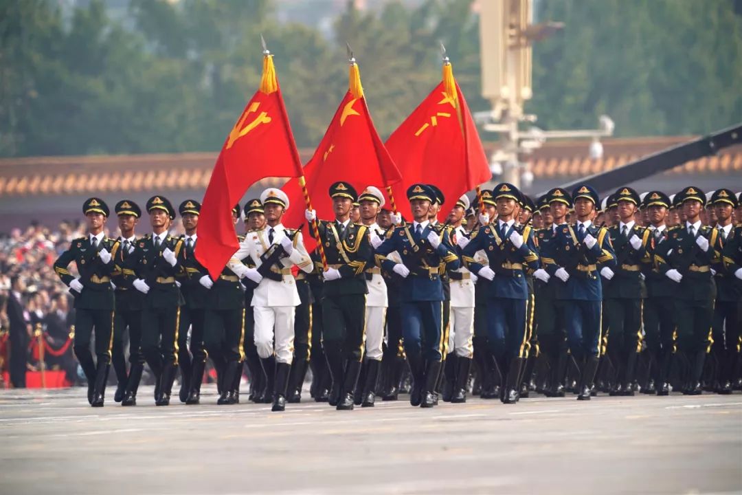 閱兵臺下的奇遇：探尋中國人民解放軍儀仗隊女兵方陣人數(shù)的無聲數(shù)字