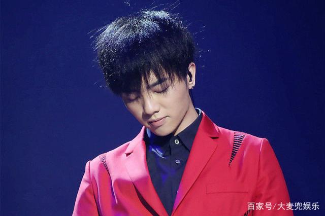 迷霧探尋：華晨宇有女朋友嗎？一場關(guān)于偶像隱私的奇遇對話