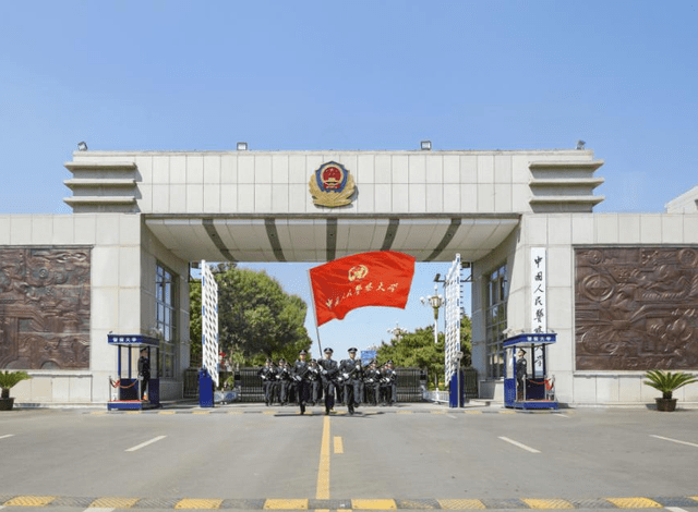 夏夜迷霧中的警校抉擇:一窺2022警校錄取分數(shù)線的軌跡