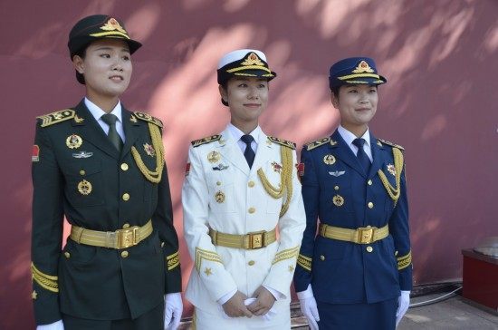 榮光之旅:一位紀錄片導演與中國人民解放軍儀仗隊女兵的深情對話