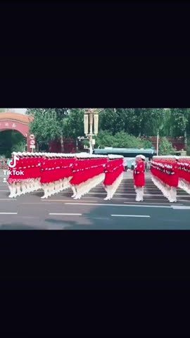 跨文化視野下的巾幗風(fēng)采:外國(guó)游客眼中的中國(guó)人民解放軍儀仗隊(duì)女兵奇遇