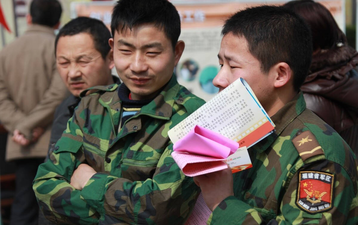 礪劍人生路：一場關(guān)于中國人民武裝警察部隊特種警察學(xué)院就業(yè)的深度對話