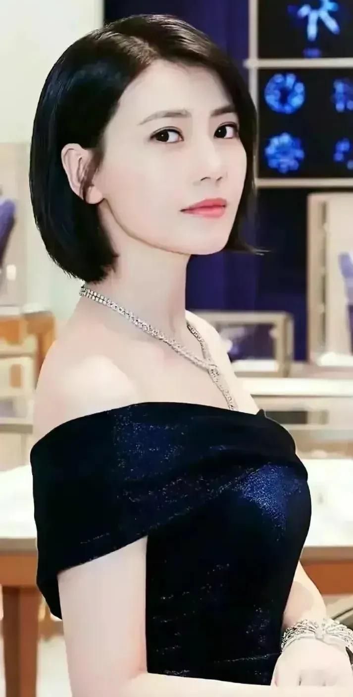 深度解析:中國最漂亮的人第一名高圓圓的顏值魅力與國民影響力