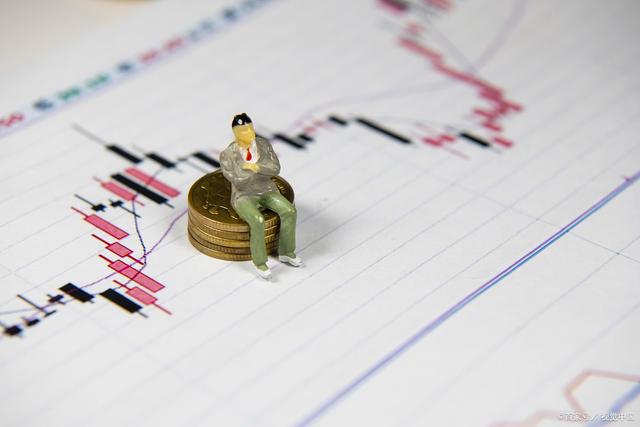 2025新澳天天開好彩:一場(chǎng)社會(huì)熱點(diǎn)下的多維博弈與深度爭(zhēng)議