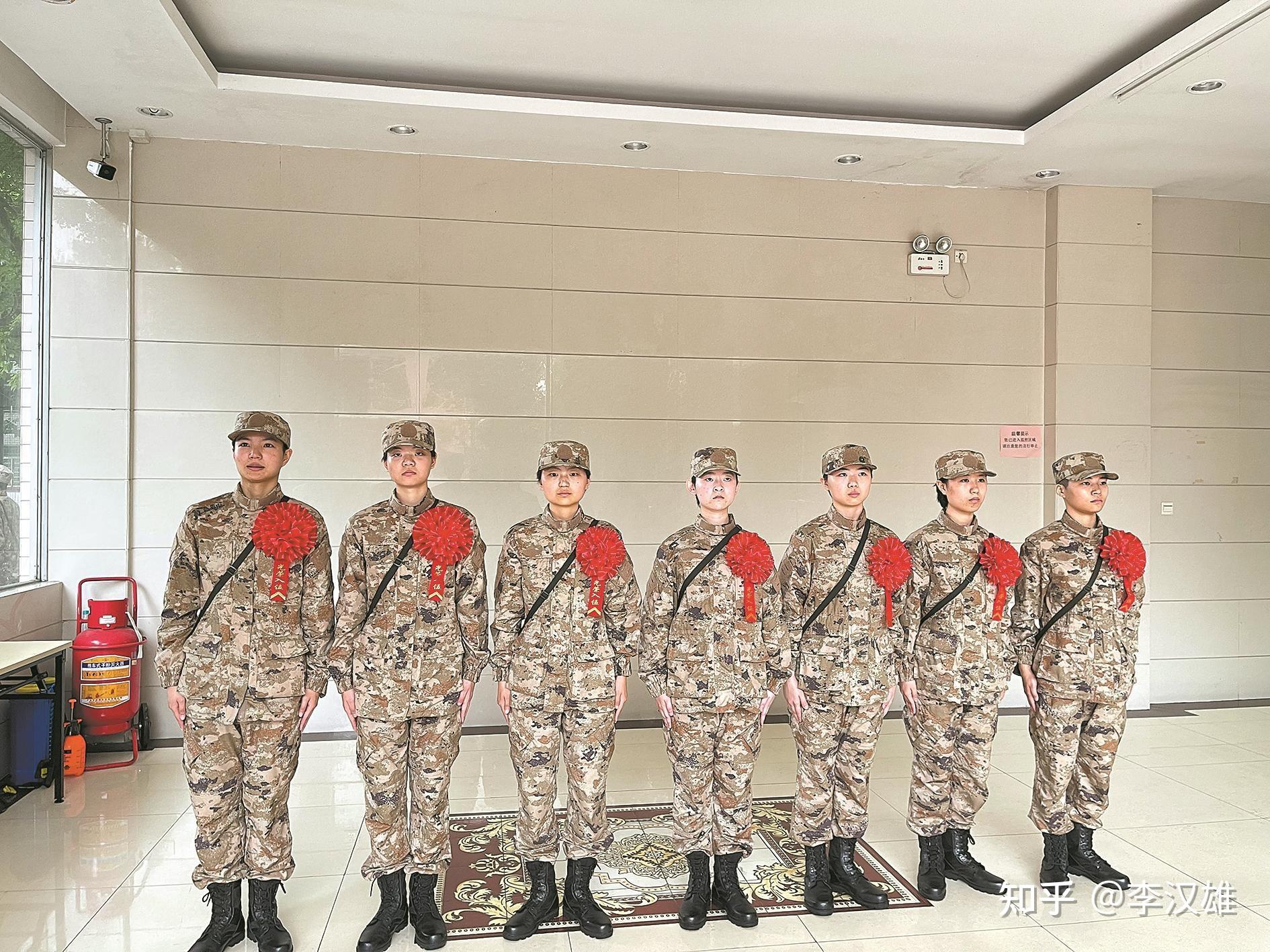 時(shí)光回廊里的鏗鏘玫瑰:中國(guó)人民解放軍三軍儀仗隊(duì)女兵的幕后故事