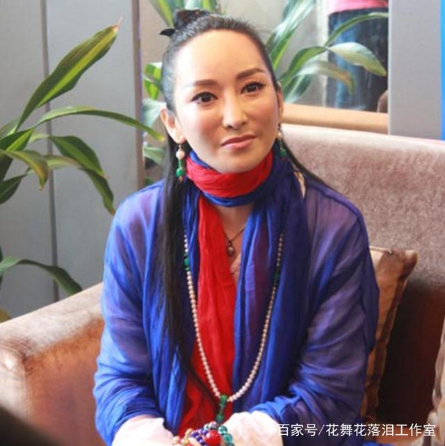 薩頂頂有女兒?jiǎn)幔阂粓?chǎng)關(guān)于藝術(shù)家私域的特寫訪談與信息多元勾勒