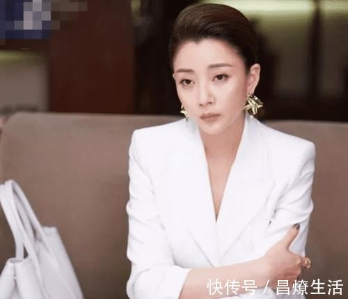 殷桃簡(jiǎn)介個(gè)人資料:熒屏魅力多元勾勒與演藝特寫訪談