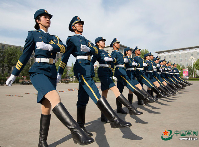 時光回廊的對話：探尋中國人民解放軍儀仗隊(duì)女兵名單背后的故事
