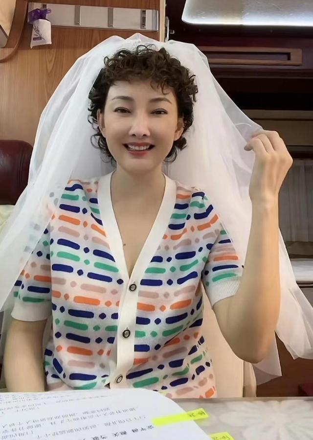 深度解析：演員牛莉是哪年出生的？探究其藝術(shù)人生與年齡的關(guān)聯(lián)