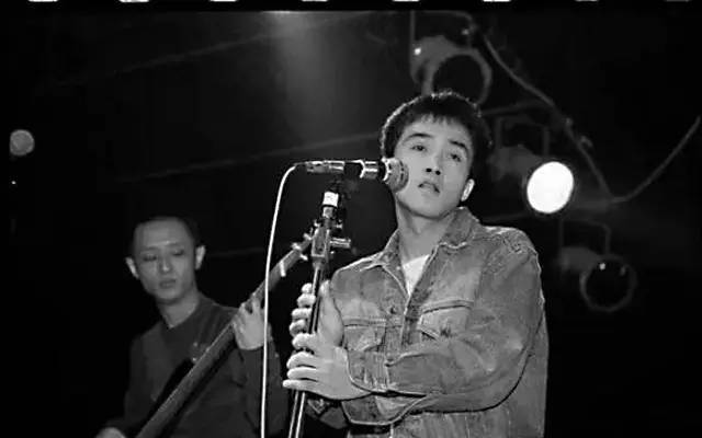 張楚的個(gè)人資料簡(jiǎn)介男:深度解析這位中國(guó)搖滾詩(shī)人與他的音樂世界全攻略