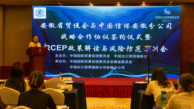 聚焦“2025年新澳門期期準(zhǔn)”：社會輿論熱點(diǎn)下的多維審視與爭議解析
