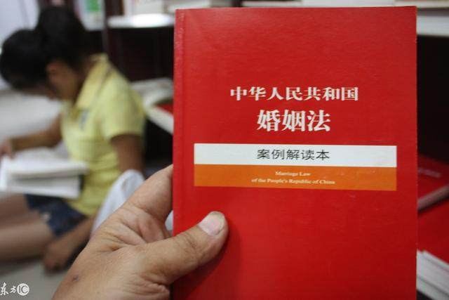 深度解析:探究“明星兩個(gè)老婆有誰(shuí)”的社會(huì)與法律真相